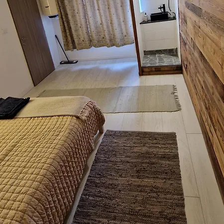 Centru Vechi Rooms בית אירוח
